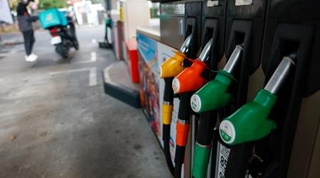 Petrol prices continue to rise since the start of the energy crisis with a combination of factors including inflation and the war in Ukraine. Paris, France. 