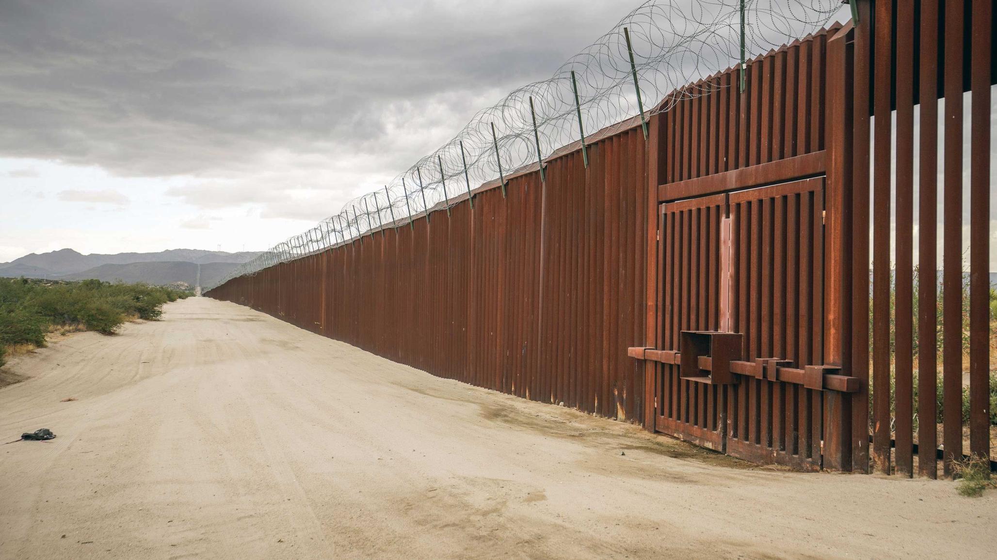 A general view of the border wall from the side of the United States. 