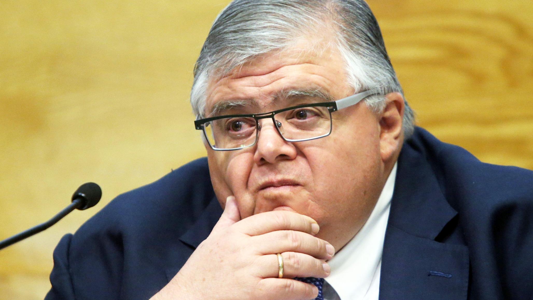 Agustin Carstens attends a meeting to discuss the quarterly report from the Bank of Mexico in Mexico City, Mexico. Photo taken on November 22, 2017. 