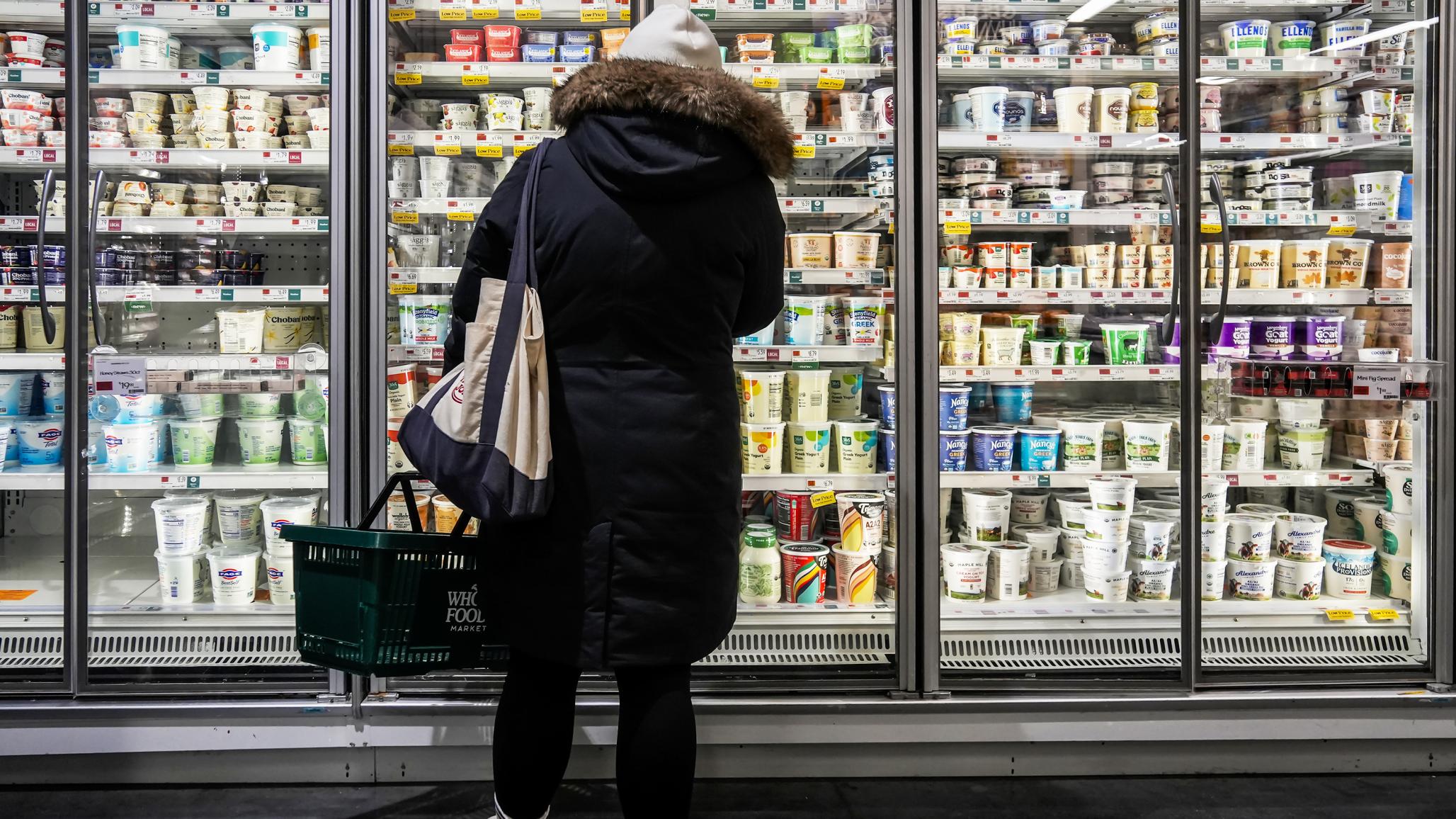 People shop at a supermarket in New York ahead of New Year's Eve. Picture taken December 30, 2025. 